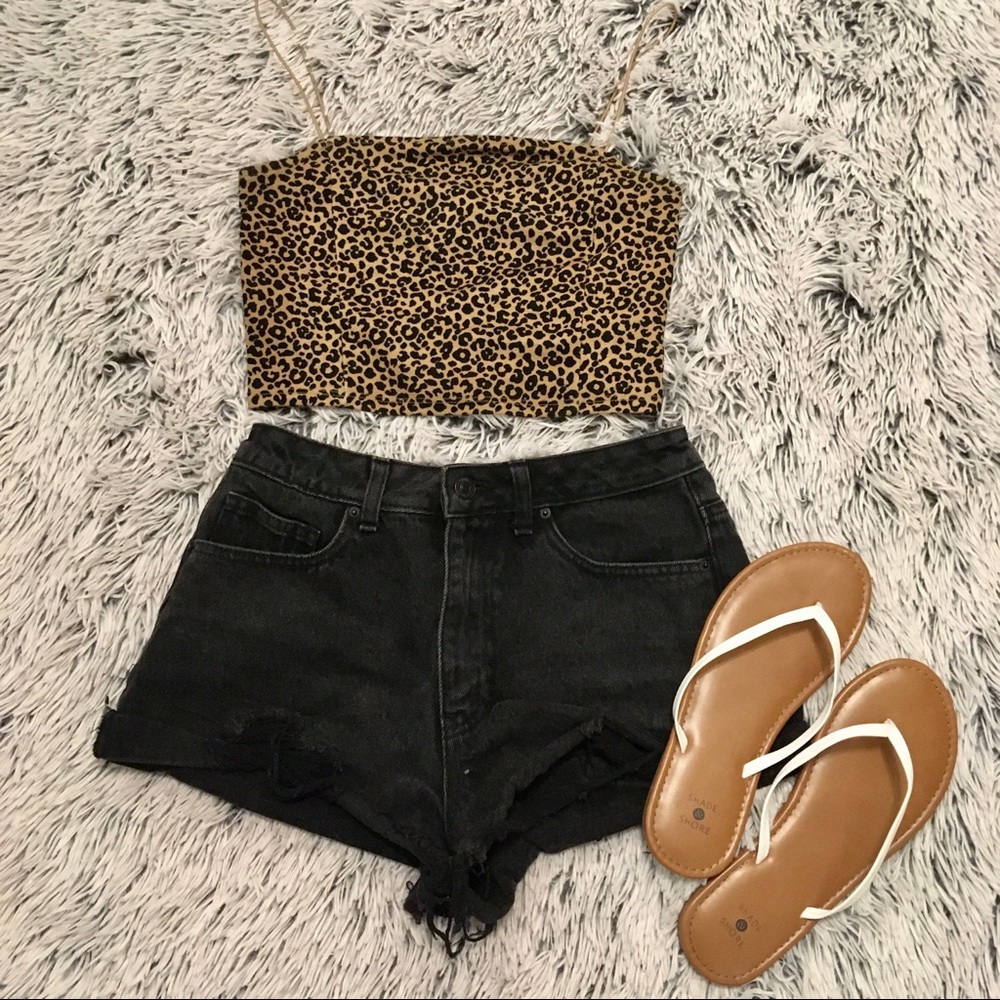 🦚 Distressed Black Jean Booty Shorts 🖤